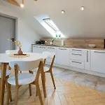 2 Bedroom Beautiful In Apartamento *